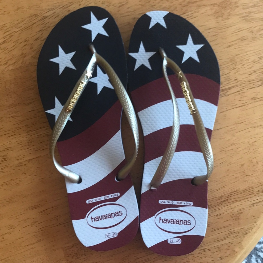 Havaianas size 9/10 never worn